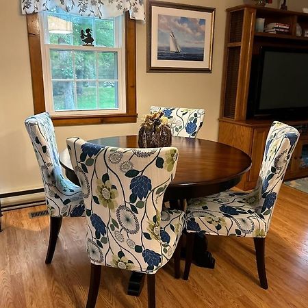 Cozy Bungalow Just Minutes From Mystic, Westerly Beaches, Boating And Casinos! Bungalow Groton Luaran gambar