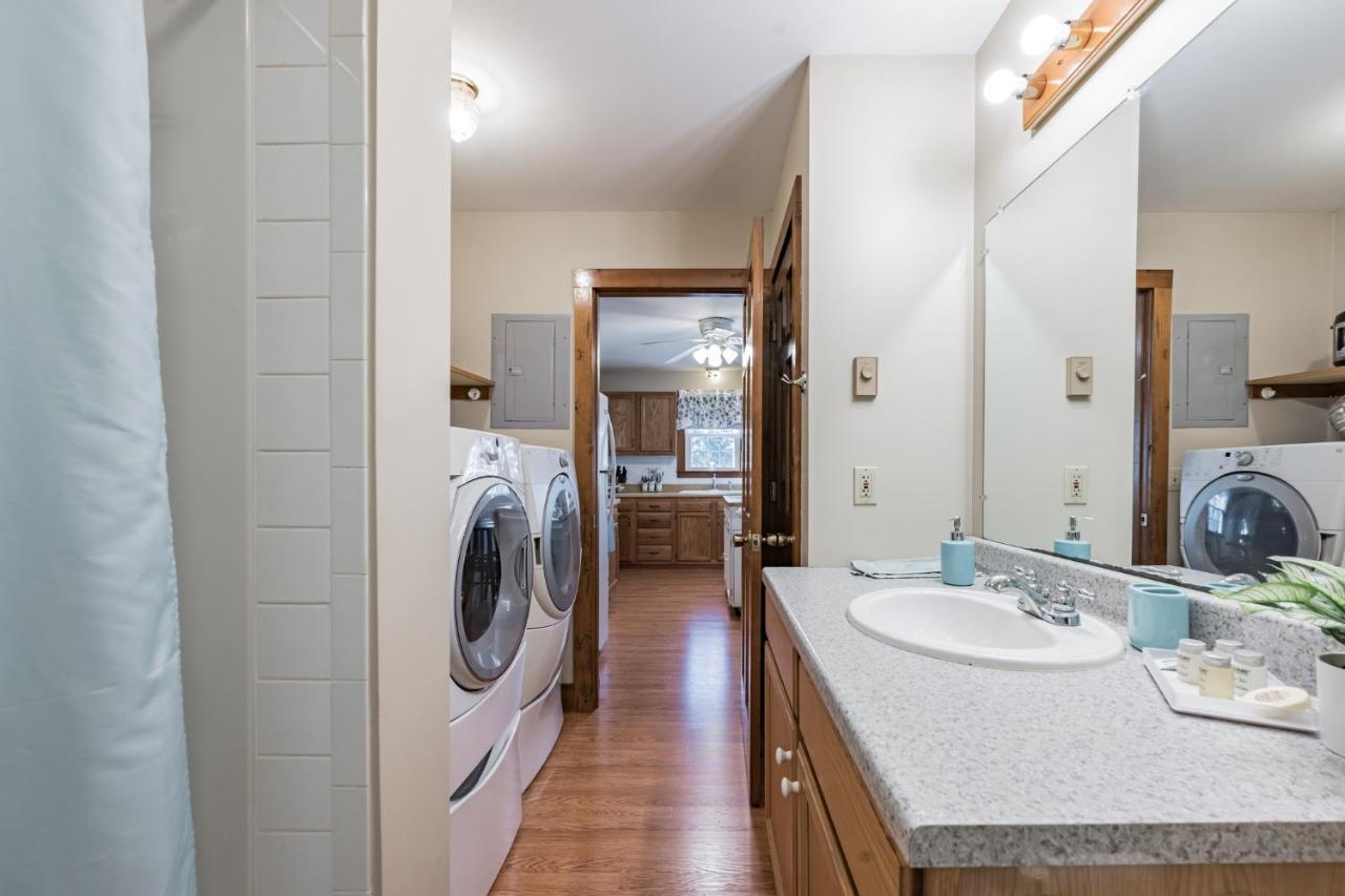 Cozy Bungalow Just Minutes From Mystic, Westerly Beaches, Boating And Casinos! Bungalow Groton Luaran gambar