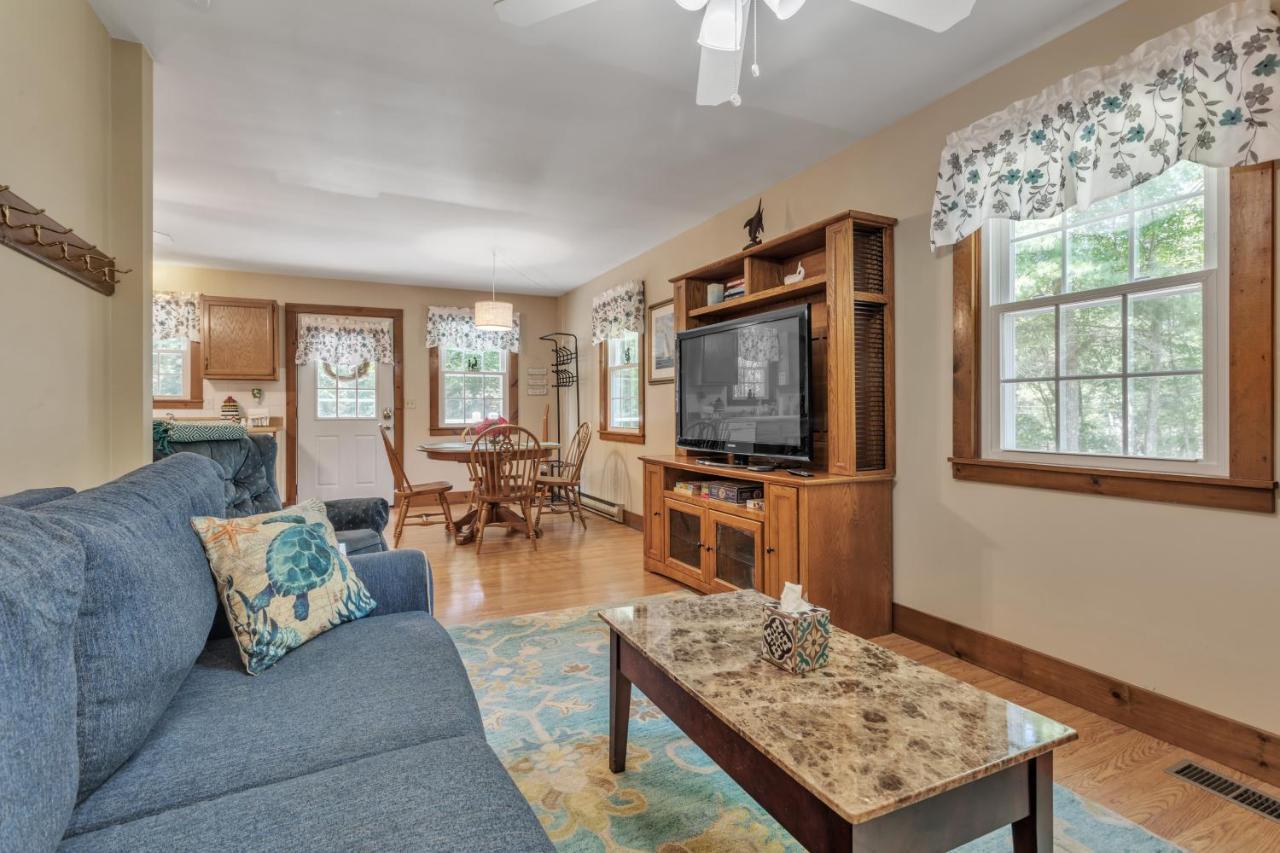 Cozy Bungalow Just Minutes From Mystic, Westerly Beaches, Boating And Casinos! Bungalow Groton Luaran gambar