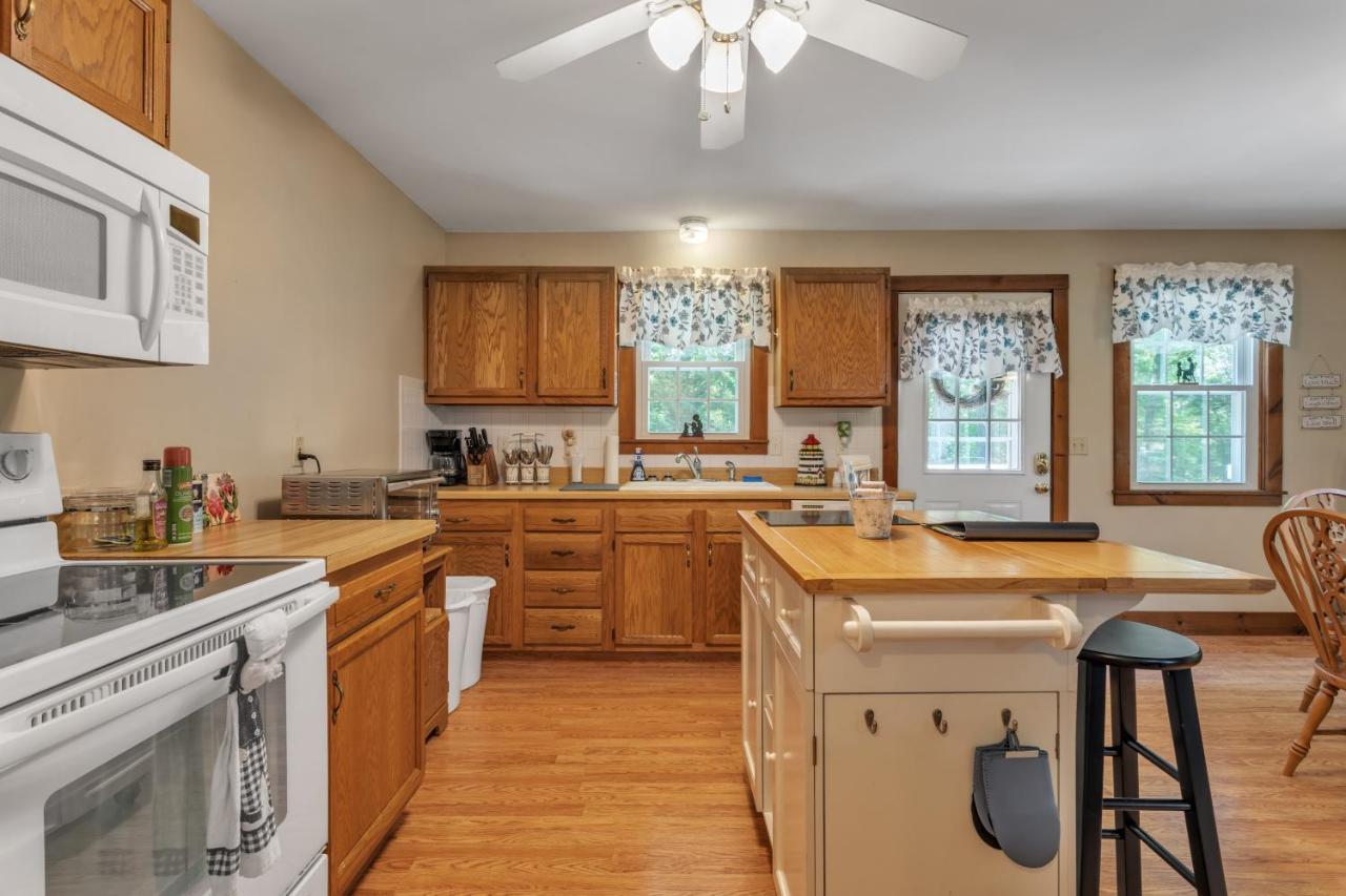 Cozy Bungalow Just Minutes From Mystic, Westerly Beaches, Boating And Casinos! Bungalow Groton Luaran gambar