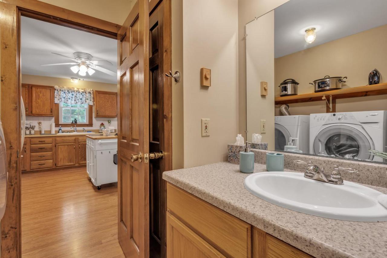 Cozy Bungalow Just Minutes From Mystic, Westerly Beaches, Boating And Casinos! Bungalow Groton Luaran gambar