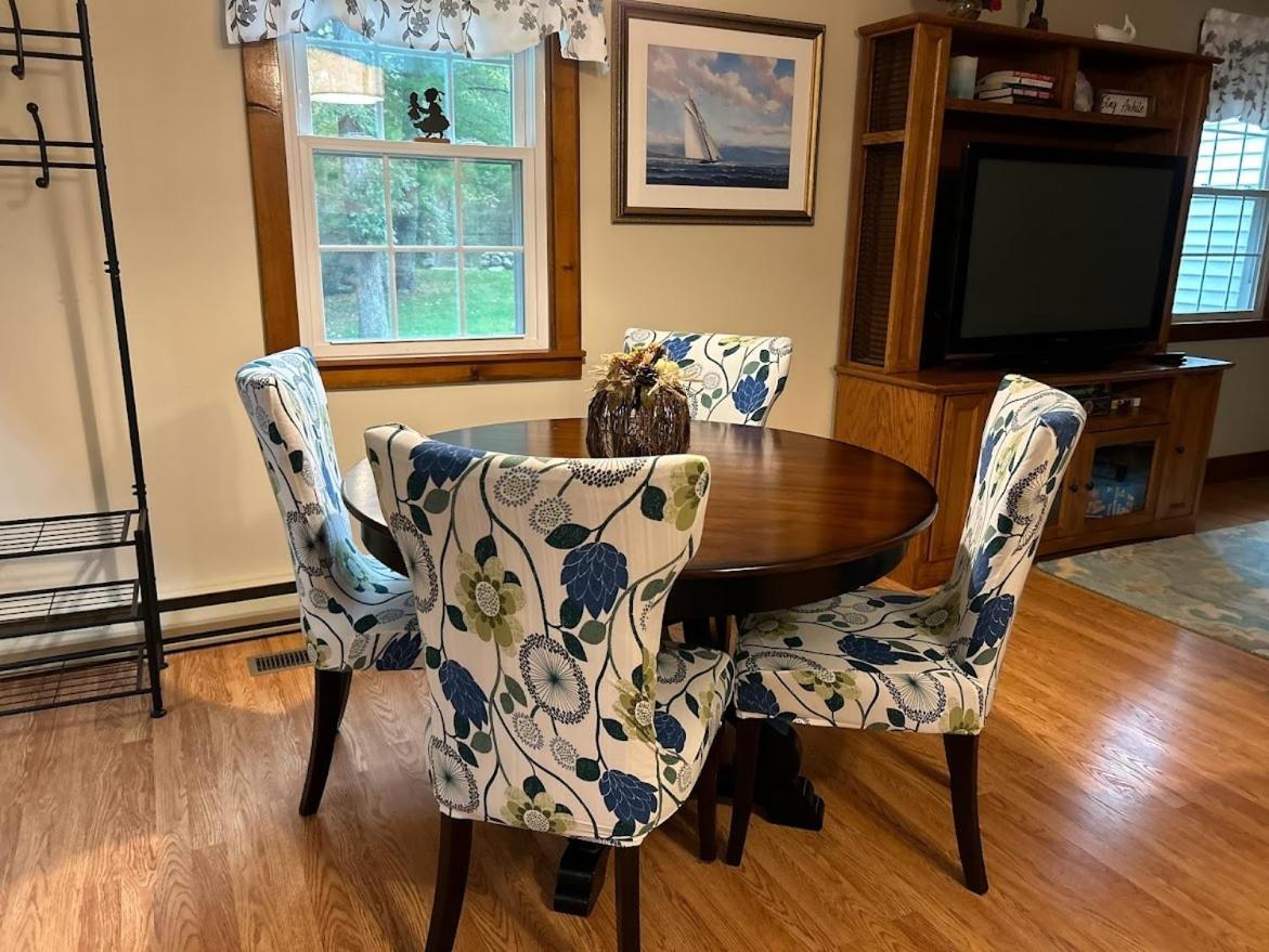 Cozy Bungalow Just Minutes From Mystic, Westerly Beaches, Boating And Casinos! Bungalow Groton Luaran gambar